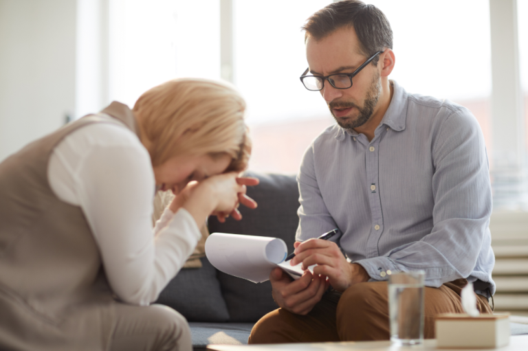 Cómo cobrar un seguro de vida por enfermedad: guía completa
